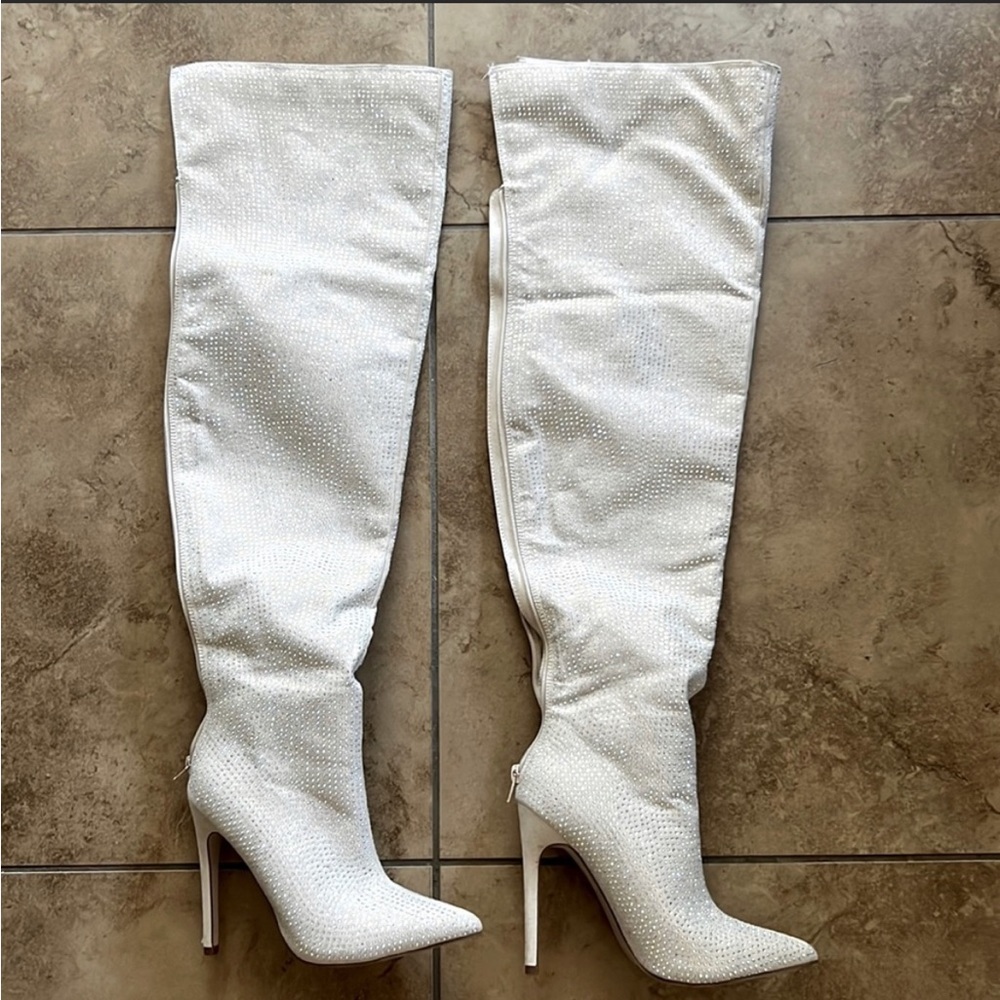 Charmed:Rhinestone Thigh-High Boots, US size 6.5. Show stoppers. Never worn!!!